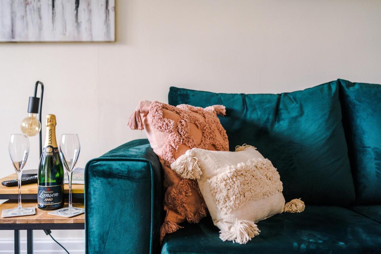 Charming 3-Bed Cottage In Chester, Ideal For Families & Workers, Free Parking - Sleeps 7 외부 사진