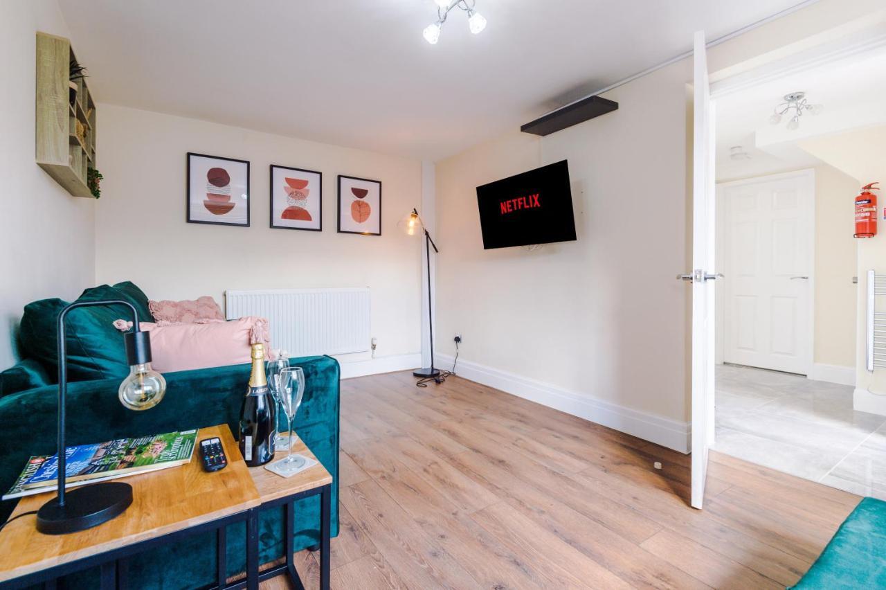 Charming 3-Bed Cottage In Chester, Ideal For Families & Workers, Free Parking - Sleeps 7 외부 사진