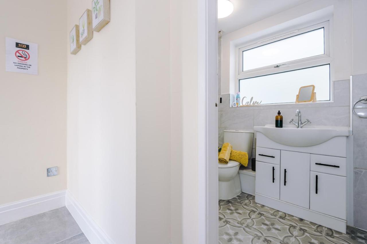 Charming 3-Bed Cottage In Chester, Ideal For Families & Workers, Free Parking - Sleeps 7 외부 사진