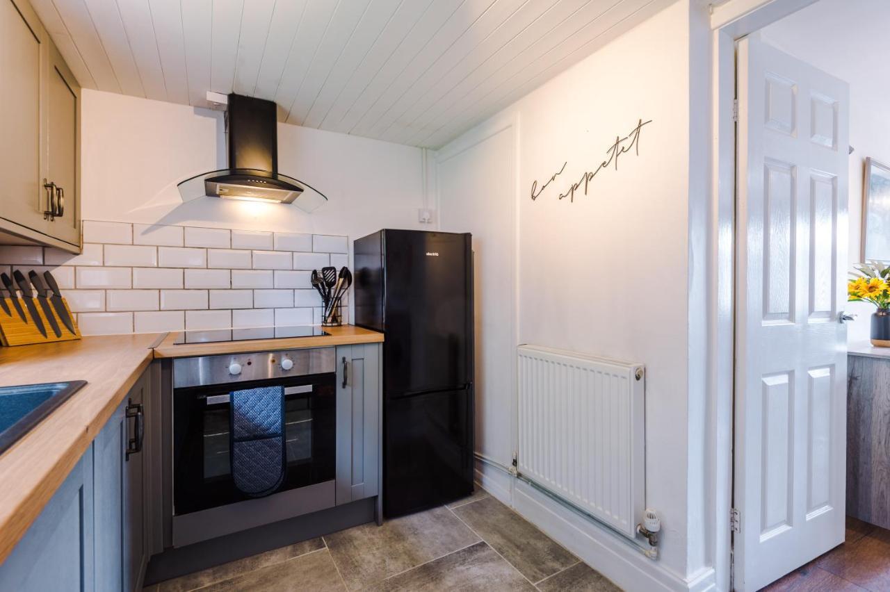 Charming 3-Bed Cottage In Chester, Ideal For Families & Workers, Free Parking - Sleeps 7 외부 사진
