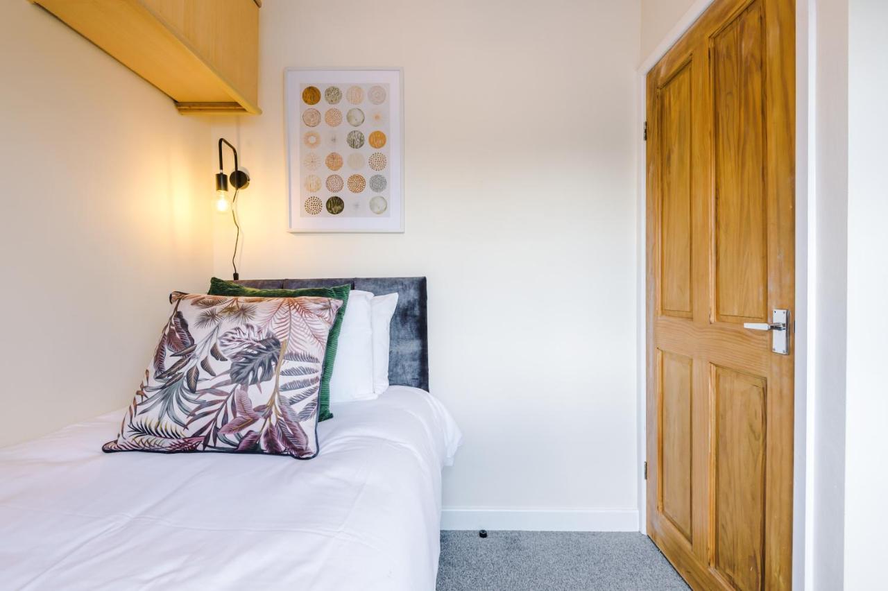 Charming 3-Bed Cottage In Chester, Ideal For Families & Workers, Free Parking - Sleeps 7 외부 사진