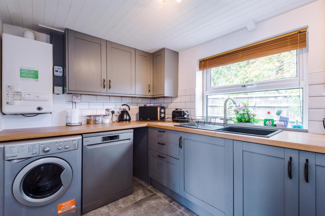 Charming 3-Bed Cottage In Chester, Ideal For Families & Workers, Free Parking - Sleeps 7 외부 사진